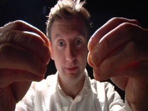 Plume, clown cruellement poétique