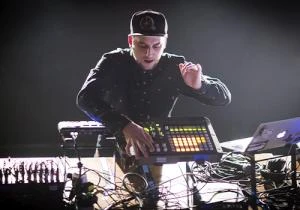 Atili + Fadas Sound System feat Little R