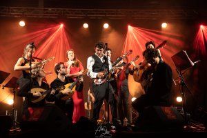 Féloche avec le Mandolin Orchestra aux Trois Baudets le 30/04 pour la sortie de son album
