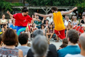 Méga Super Théâtre - Montanhar – Tournée à vélo
