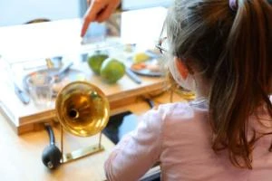 Les manipulations d'éveil aux sciences | Exposition itinérante et interactive