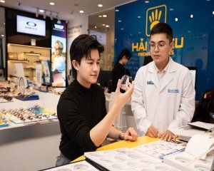 Noi mua mat kinh chinh hang uy tin tai Viet Nam