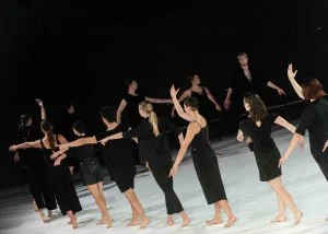 Création contemporaine avec la formation Coline