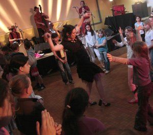 ATELIER DANSE par Nathalie Renard 