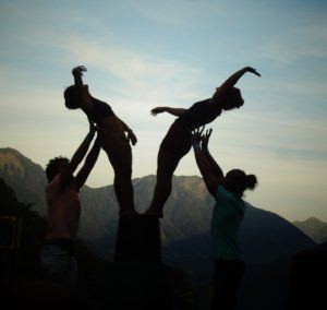 2 spectacles : Saut / Collectif Bigbinôme et Bal trap / Cie la Contrebande