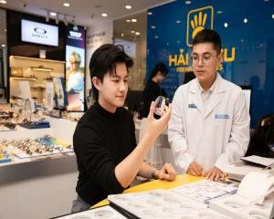 Noi mua mat kinh chinh hang uy tin tai Viet Nam