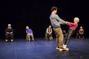 Projet Grand-Mère : j'aurai toujours des rêves, maman / Un loup pour l'homme